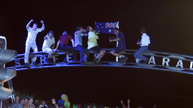 Revellers celebrate in Surfers Paradise on December 31, 1999