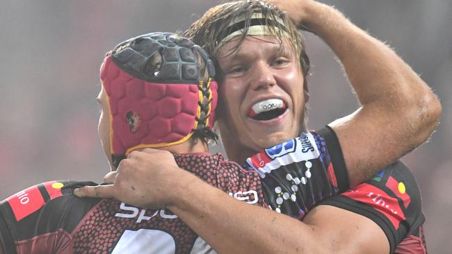 Hamish Stewart celebrates his try with Adam Korczyk.