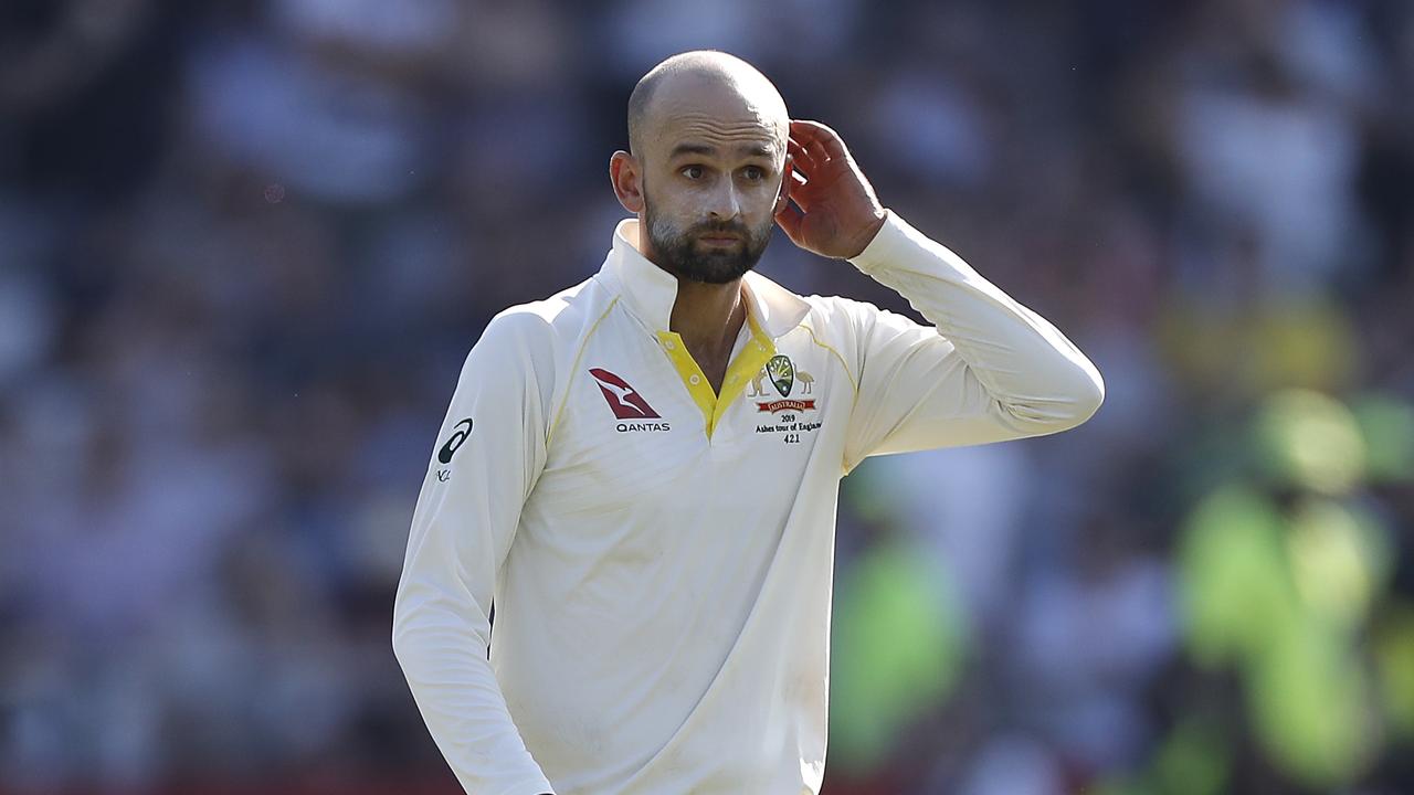 Nathan Lyon has received support from an unexpected English source.