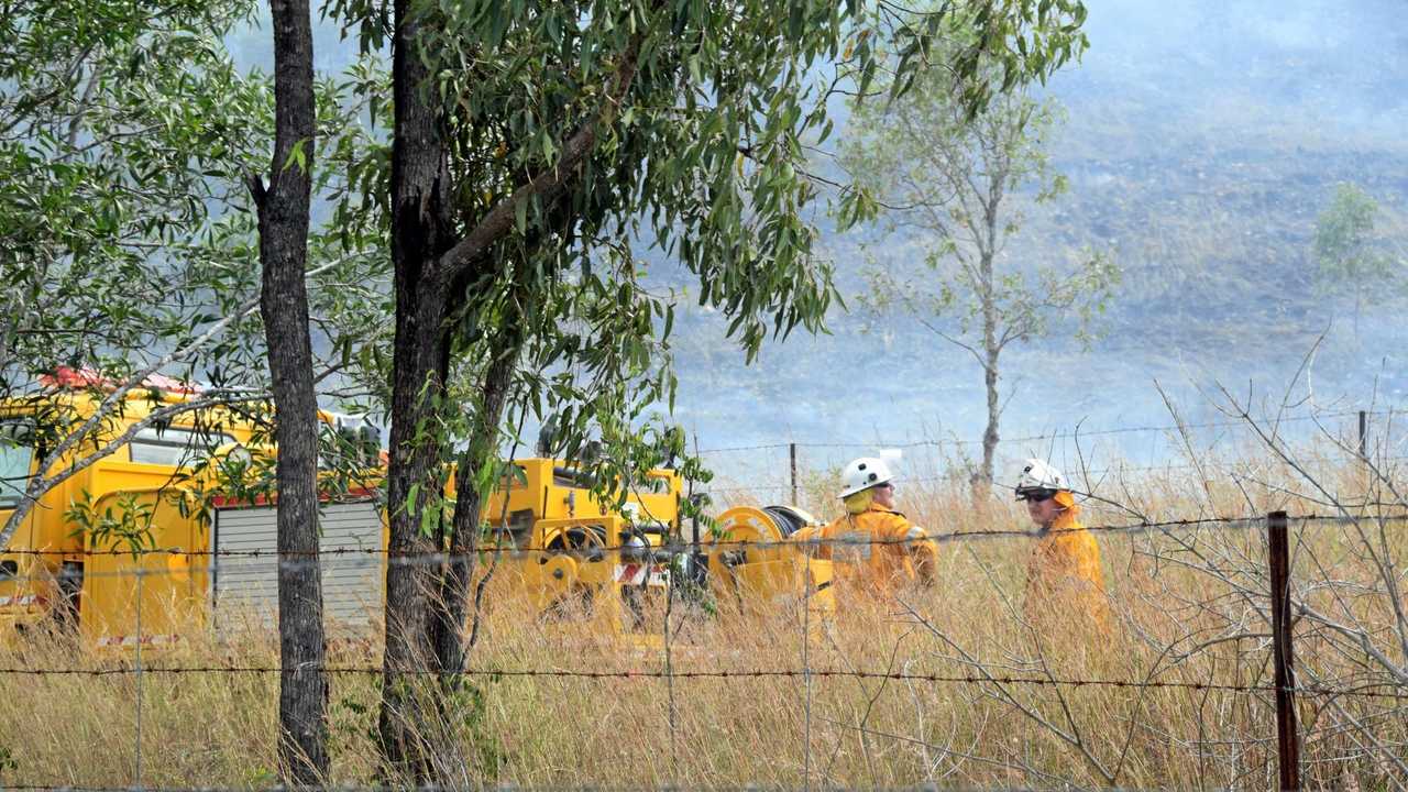 Emergency Services fight a bushfire near New Zealand Gully Rd, New Zealand Gully (Mt Chalmers). Picture: Amber Hooker