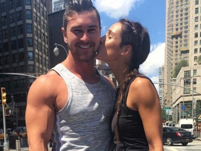 Kayla Itsines engagement: Sweat fitness guru engaged to Tobi Pearce ...