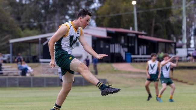 Campbell Shaw playing for Villanova last footy season.