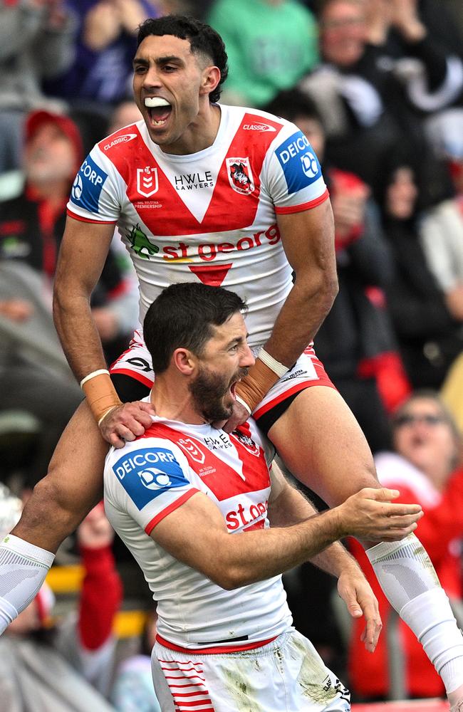 Tyrell Sloan and Ben Hunt celebrate a try. Picture: Izhar Khan/Getty Images