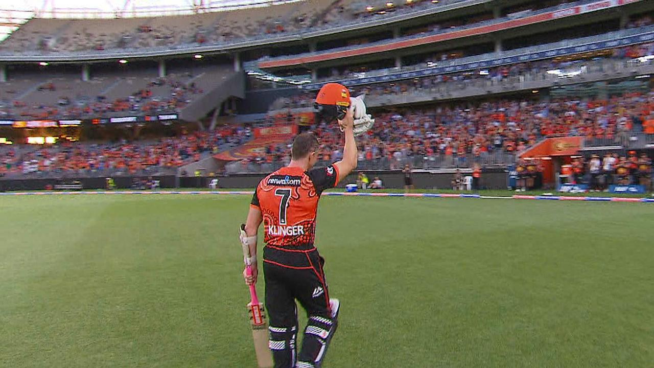 Michael Klinger gets a standing ovation in final game.