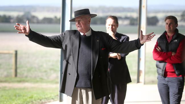 Long-time Elders, Geelong agent Ken Drysdale died late last year.