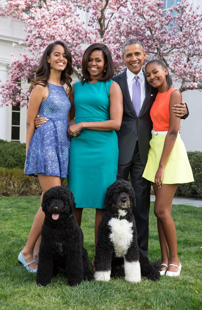 The Obamas with Sunny and Bo (right) on April 5, 2015 in Washington, DC. (Photo by Pete Souza/The White House via Getty Images)