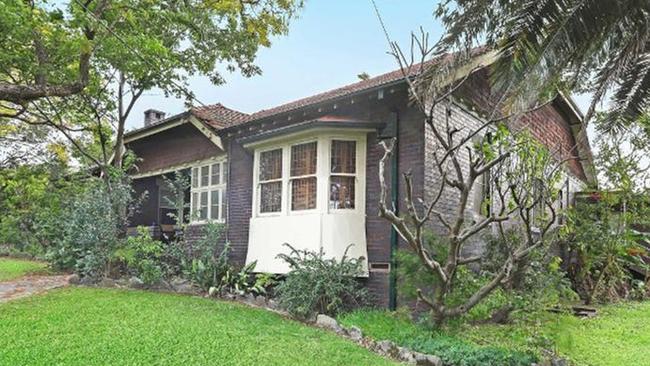 135 Wentworth Rd, Strathfield sold in 2021 for nearly $4.8m before it burnt down later that year.