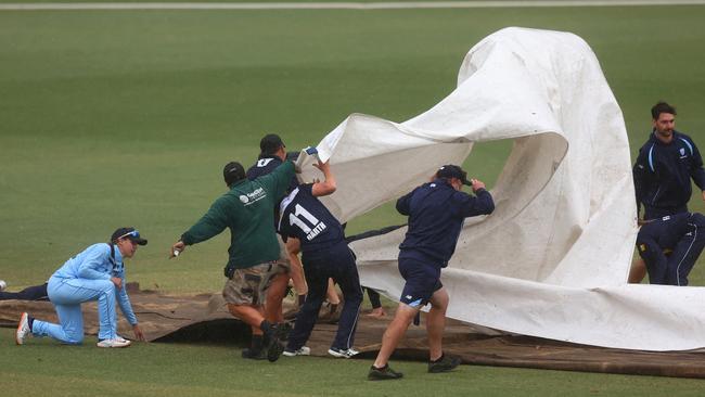 Wild weather is ruining the start of cricket season. Photo: Getty Images.