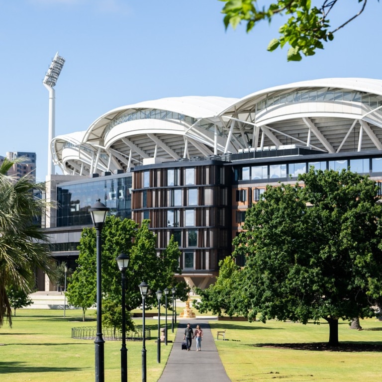 Oval Hotel is built on the eastern side of Adelaide Oval.