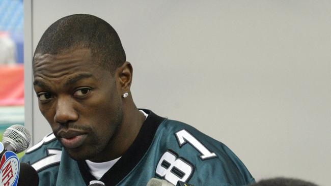 Philadelphia Eagles receiver Terrell Owens at Alltel Stadium in Jacksonville, Fla., Feb. 01, 2005. The Eagles play the /New /England /Patriots in Super Bowl on 6/2/05. (AP PicStephan/Savoia) profile sport o/seas gridiron logo logos media