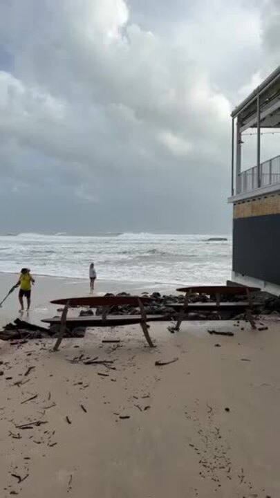 Crowds at Burleigh Heads ahead of Tropical Cyclone Alfred