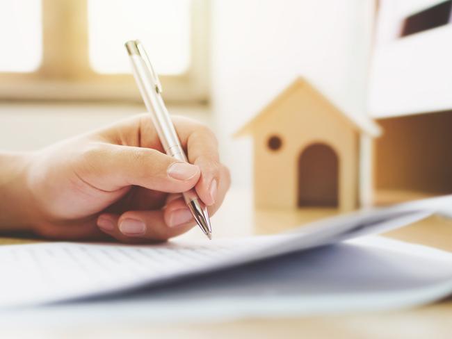 Experts are opening up on how to save money when it comes to confusing mortgages.