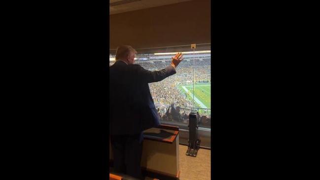 Donald Trump spotted at Jets-Steelers game