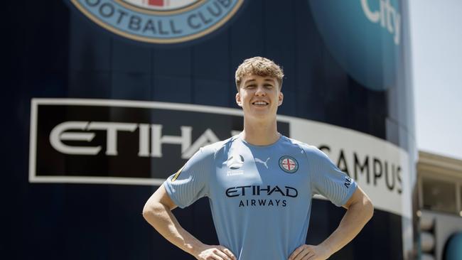 Defender Jack Hendry has signed for Melbourne City, on loan from Celtic.