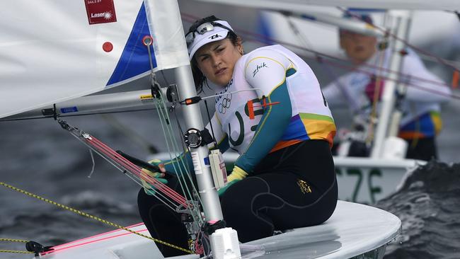 Australia's Ashley Stoddart sails during the Laser Radial Women sailing race on Marina da Gloria in Rio de Janeiro during the Rio 2016 Olympic Games on August 8, 2016. / AFP PHOTO / WILLIAM WEST