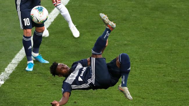 Melbourne Victory needs money from its shareholders after a tough season on the field. (AAP Image/George Salpigtidis)