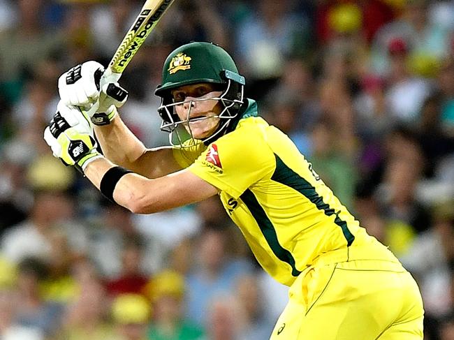 SYDNEY, AUSTRALIA - JANUARY 21:  Steve Smith of Australia plays a shot during game three of the One Day International series between Australia and England at Sydney Cricket Ground on January 21, 2018 in Sydney, Australia.  (Photo by Bradley Kanaris/Getty Images)