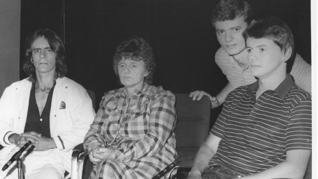 Faye Knowles and her sons Patrick, Sean and Wayne claim to have been terrorised by a UFO as they travelled across the Nullarbor towards the South Australian border in 1988.