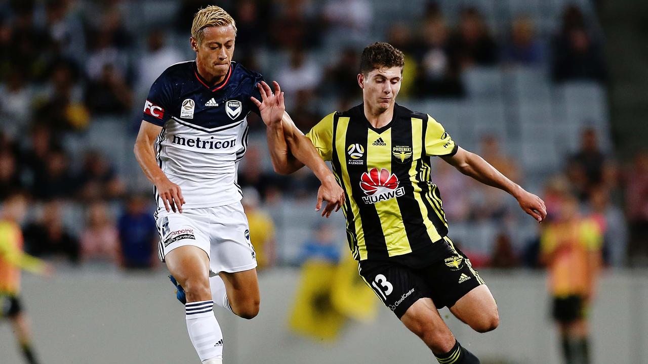 Wellington Phoenix and Melbourne Victory drew 1-1.