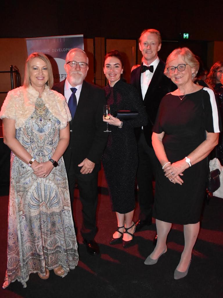 Narelle Pearse (L), Allan Ruming, Bronwyn Hartigan, David Hartigan, Margaret Cameron. Picture: Rae Wilson