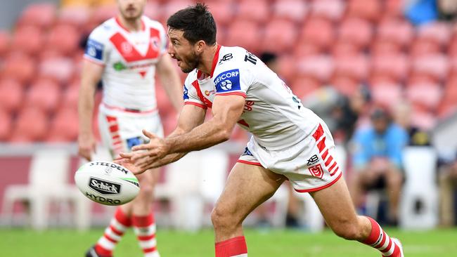 BRISBANE, AUSTRALIA - JUNE 20: Ben Hunt of the Dragons passes the ball during the round six NRL match between the Gold Coast Titans and the St George Illawarra Dragons at Suncorp Stadium on June 20, 2020 in Brisbane, Australia. (Photo by Bradley Kanaris/Getty Images)