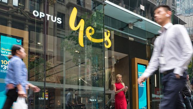 For investors, the outage will have real financial implications for Optus and its parent Singtel. Picture: NCA NewsWire / Flavio Brancaleone