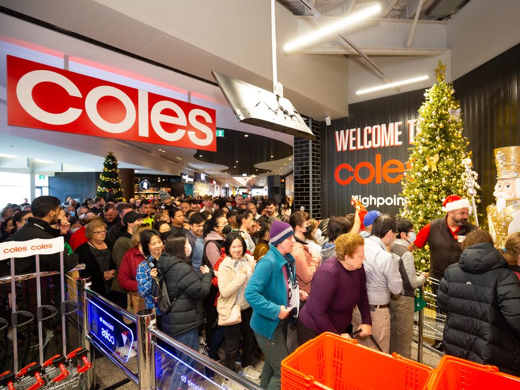 Wild scenes as shoppers flood new Melbourne Highpoint Coles store