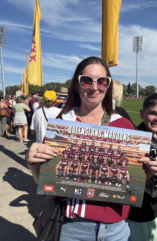 Fans at the Queensland Maroons Training Day Sunshine Coast Stadium