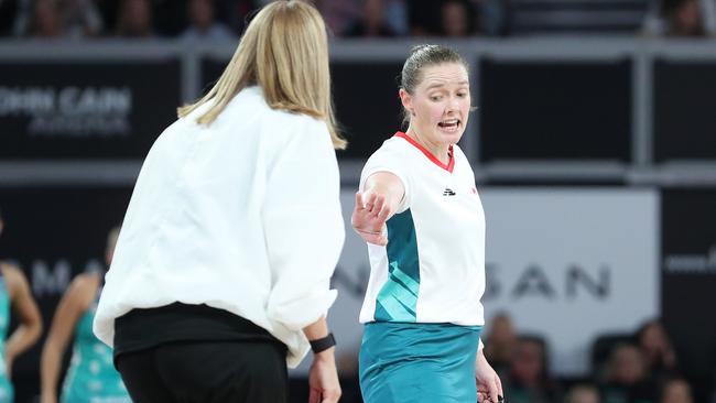 Magpies coach Nicole Richardson attempts to appeal a decision regarding the order of centre passes. (Photo by Kelly Defina/Getty Images)