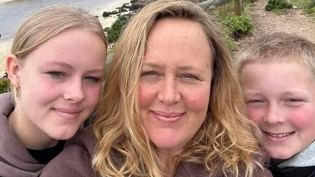 Baranduda woman Johanna Edwards (middle), 48, died in Creswick just weeks after being diagnosed with an aggressive abdominal cancer. Picture: GoFundMe