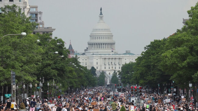 More Americans Want Democrats to Control Congress, WSJ/NBC Poll Finds