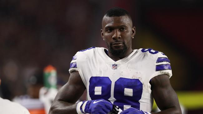 GLENDALE, AZ - SEPTEMBER 25: Wide receiver Dez Bryant #88 of the Dallas Cowboys walks on the sideline during the second half of the NFL game against the Arizona Cardinals at the University of Phoenix Stadium on September 25, 2017 in Glendale, Arizona. (Photo by Christian Petersen/Getty Images)