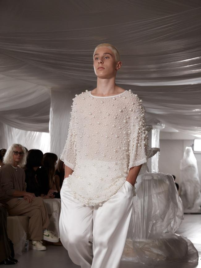 Pearl details at Albus Lumen, who showed off-schedule.