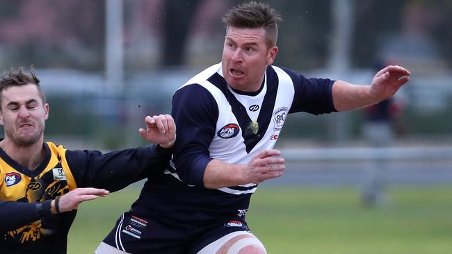 Gary Moorcroft in action for Bundoora.