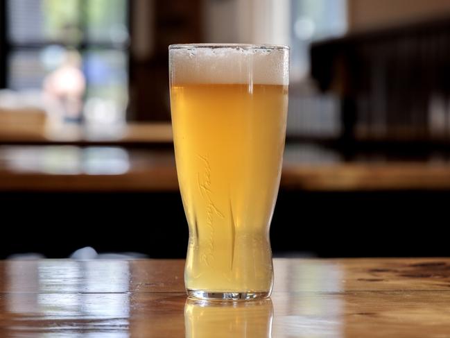 MELBOURNE, AUSTRALIA - NewsWire Photos JANUARY 28, 2023: BEER INFLATION.  The price of beer is set to rise for the second time in six months as inflation soars, bringing the price of a schooner to $12. Beer. Generic. StockPicture: NCA NewsWire / David Geraghty