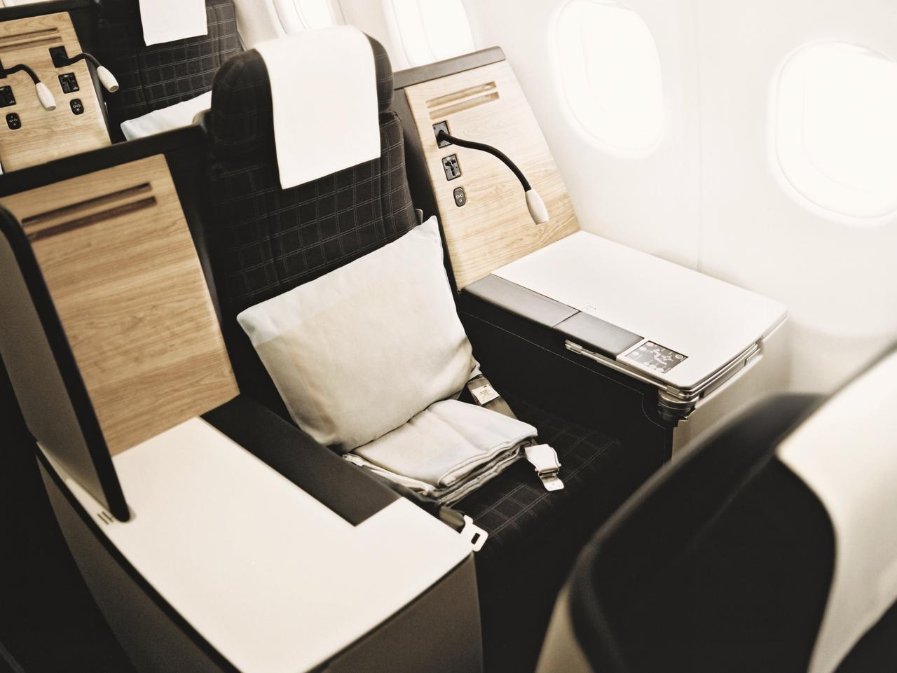 Throne seats on Swiss Air