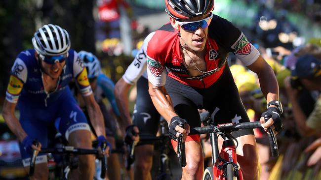 LA PLANCHE, FRANCE - JULY 05:  Richie Porte of Australia riding for BMC Racing Team leads Daniel Martin of Ireland riding for Quick-Step Floors and Christopher Froome of Great Britain riding for Team Sky during stage five of the 2017 Le Tour de France, a 160.5km stage from Vittel to La plance des belles filles on July 5, 2017 in La Planche, France.  (Photo by Chris Graythen/Getty Images)