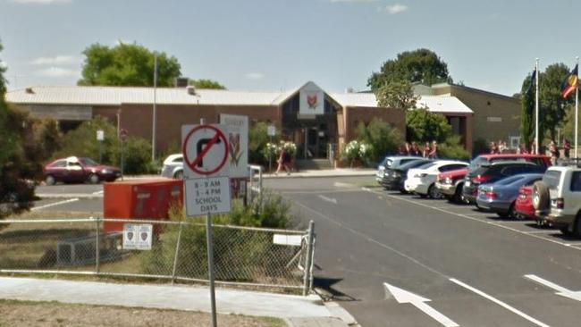 Police and security guards were called in after a threat was made against Sunbury College.