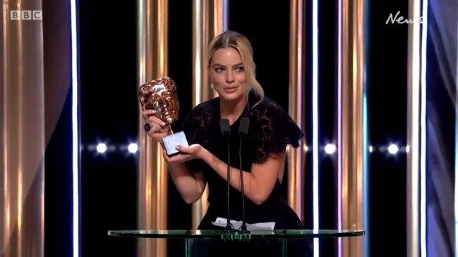 BAFTAs 2020: Margot Robbie delivers acceptance speech on Brad Pitt’s behalf (BBC)