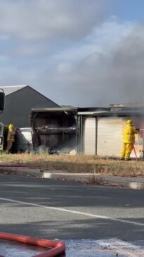 Firefighters battle blaze at Tailem Bend