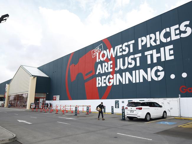 MELBOURNE, AUSTRALIA - AUGUST 04: Bunnings Warehouse is seen in Maribyrnong on August 04, 2020 in Melbourne, Australia.  Retail stores across Melbourne will close to customers as further stage 4 lockdown restrictions are implemented in response to Victoria's ongoing COVID-19 outbreak. The new rules, which come into effect at 11:59 on Wednesday 5 August, will see the majority of retail businesses like clothing, furniture, electrical and department stores will be closed to the public for the duration of the stage 4 restrictions. Businesses will be able to operate click and collect services with social distancing and contactless payments. Supermarkets, grocery stores, bottle shops, pharmacies, petrol stations, banks, news agencies and post offices will remain open during the lockdown. Melbourne residents are subject to a curfew from 8pm to 5am, must stay within a 5km radius of their homes along with limits on hours of exercise, while all students will return to home learning and childcare centres will close. (Photo by Daniel Pockett/Getty Images)