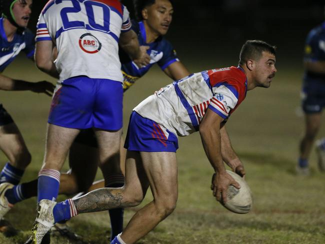 Jaiden Paepaerei gets a pass away for Emu Plains. Picture Warren Gannon Photography