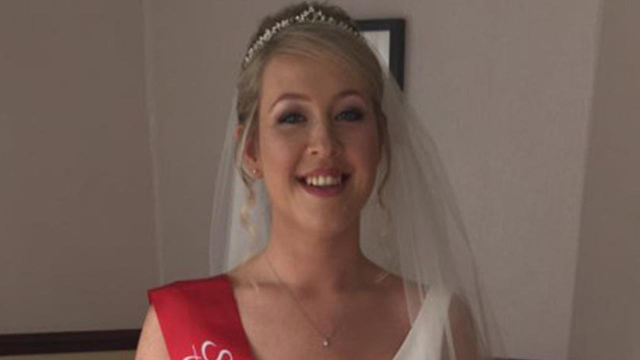 Bride Loses 44kg To Fit Into Her Dream Wedding Day Dress Photo
