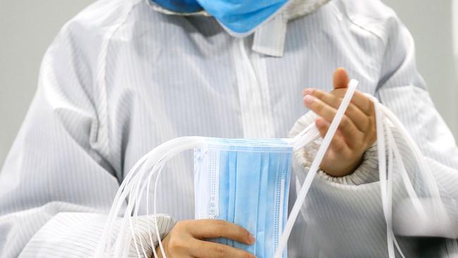 A team of NT volunteers is 3D printing face masks for health workers.