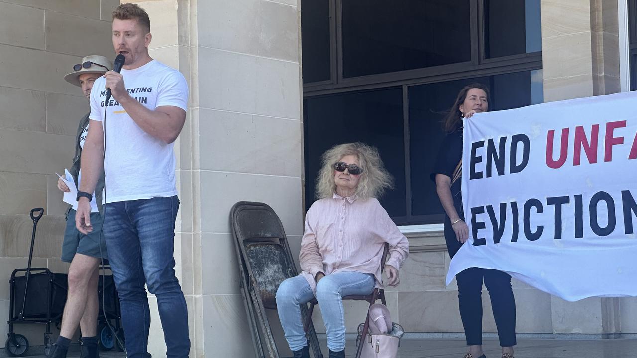 Many people gathered to protest outside parliament.