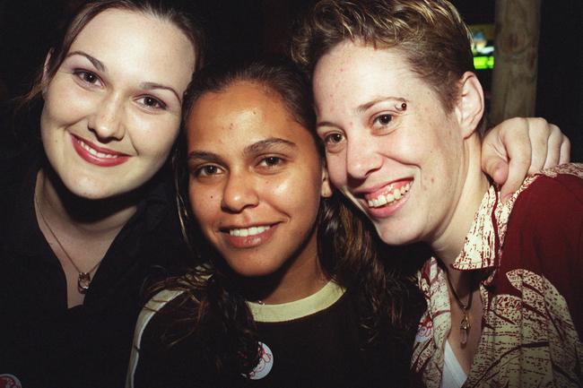 SOCIALS NQ /DOORS /Nightclub /Mackay. Annette Thomson, Melissa Dunrobin, Tarin Allan. 30 Apr 2000