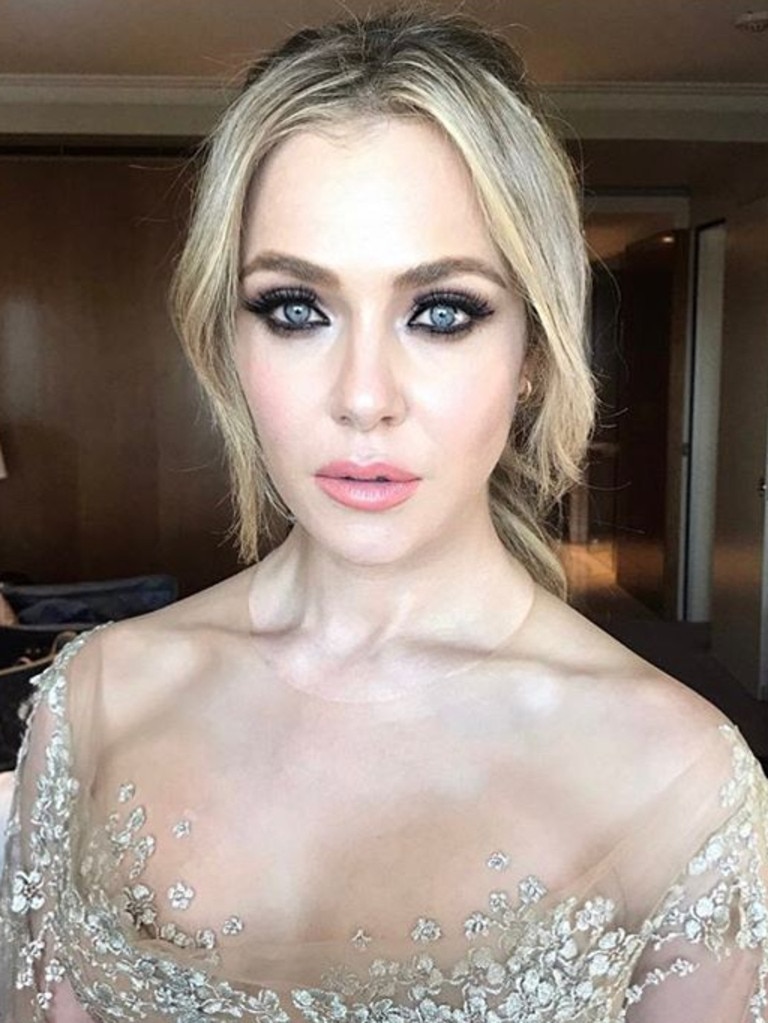 Jessica Marais ... “The Мesmerisingly Вeautiful #JessicaMarais right before her appearance at the #TvLogies #MAKEUPbyMaxMay #Hair @valonzhaircutters” Picture: @maxmade/Instagram