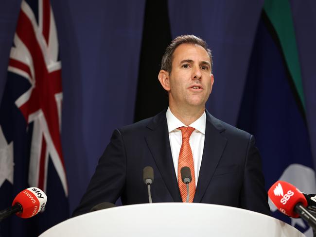 SYDNEY, AUSTRALIA - NewsWire Photos NOVEMBER 7, 2023: Treasurer Jim Chalmers addressing the media in regards to the Reserve Bank of Australia's interest rates rise decision., Picture: NCA NewsWire / Damian Shaw