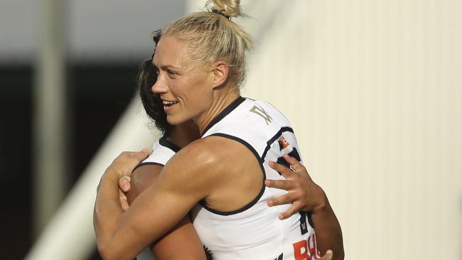 Erin Phillips is still battling injury but she bravely continues to play and star for the Crows.