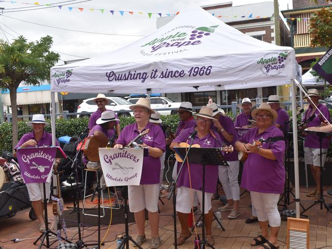 The Graniteers Ukulele Group at the Apple and Grape Festival 2024